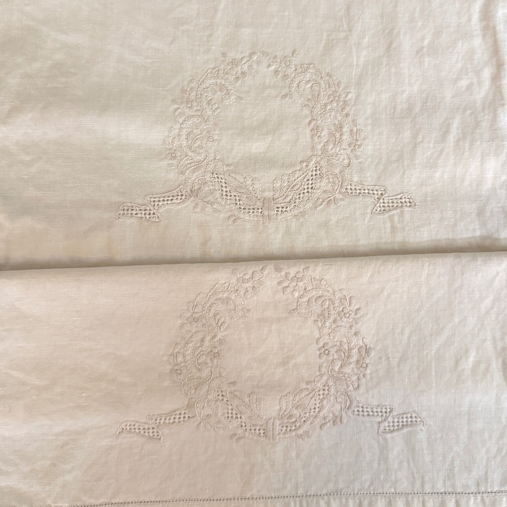 Vintage Style Cream Linen Cotton Blend Hand Towels Set of 2 Embroidered Wreath